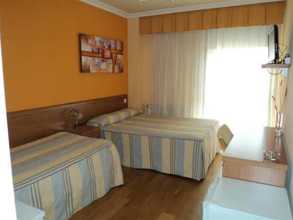 Hostal Santiago 2 Burgo Exterior foto