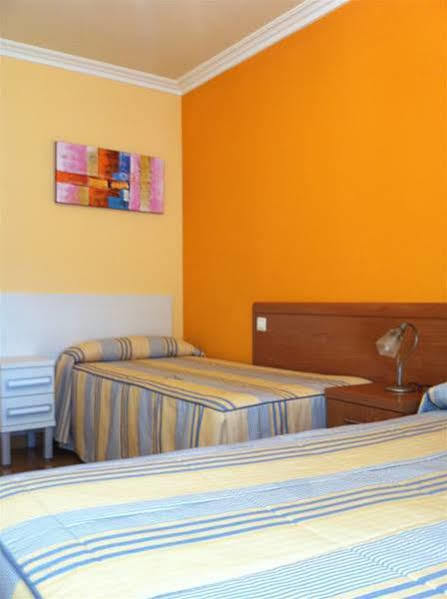 Hostal Santiago 2 Burgo Exterior foto